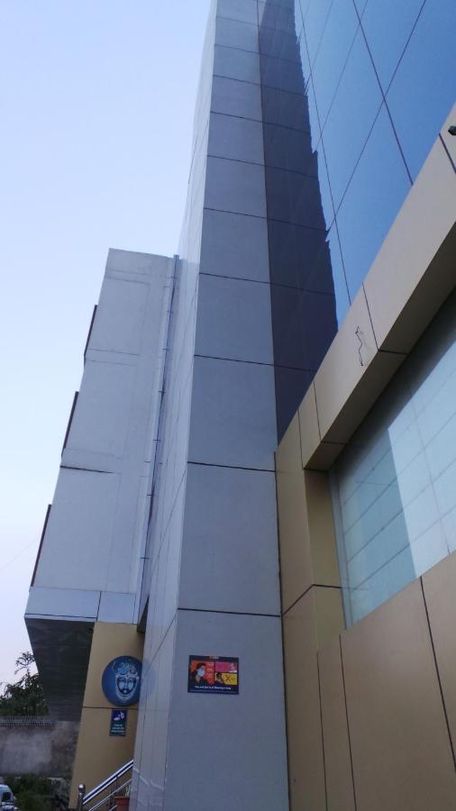 Madhav Muskan Residency Matura Exterior foto