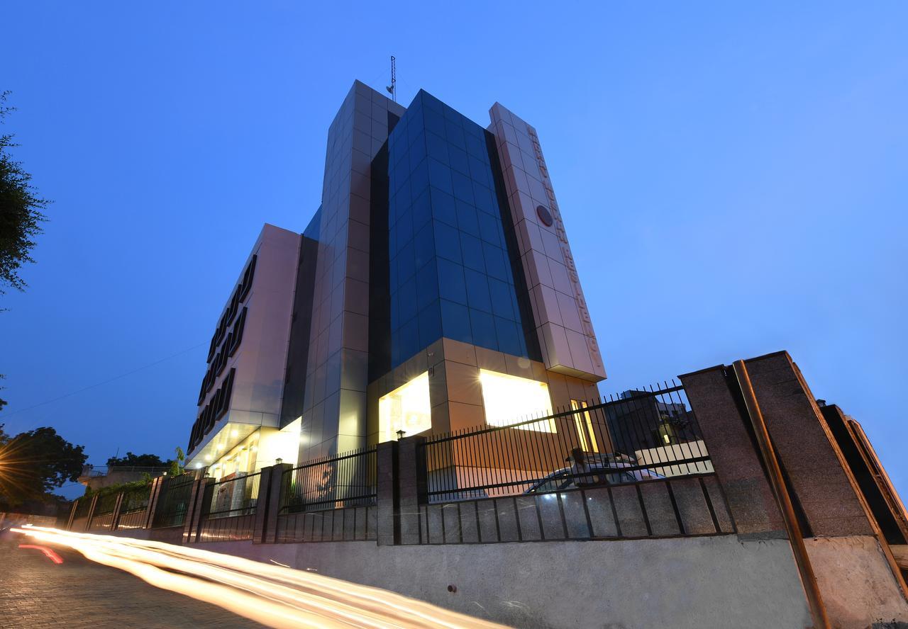 Madhav Muskan Residency Matura Exterior foto