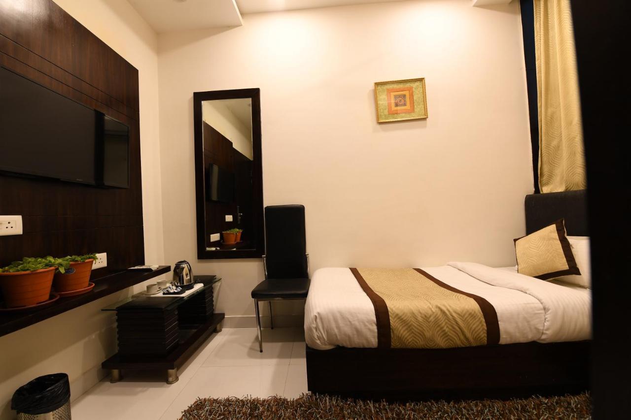 Madhav Muskan Residency Matura Exterior foto