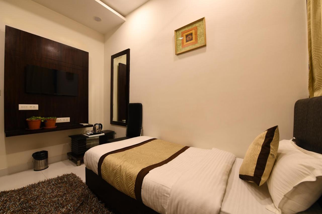 Madhav Muskan Residency Matura Exterior foto